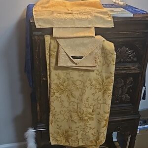 x5 RL Home SET 81"×57" 1970s vtg rolled gold tablecloth set ŹGIFTING SOON